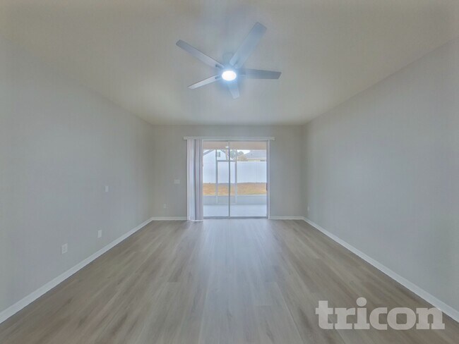 420 Kings Path Dr in Seffner, FL - Building Photo - Building Photo