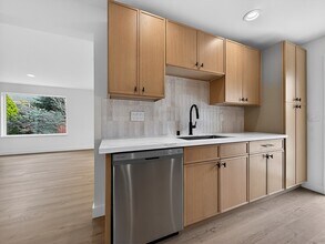 1212 NW 75th St in Seattle, WA - Building Photo - Building Photo