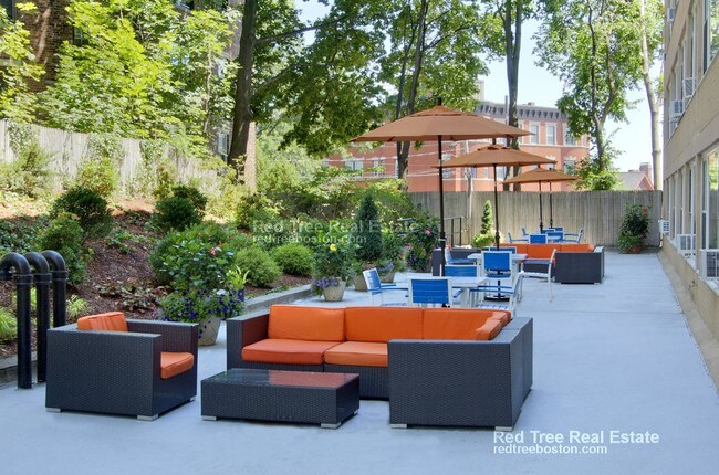 1440 Beacon St in Brookline, MA - Building Photo - Building Photo