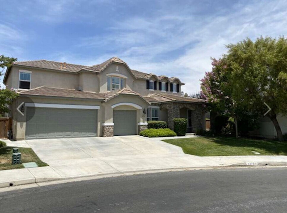 43767 Vía Cavalo in Temecula, CA - Building Photo