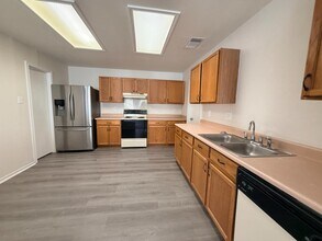 9742 Misty Plain Dr in San Antonio, TX - Building Photo - Building Photo