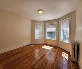 80 Peterborough St, Unit B2 in Boston, MA - Building Photo - Building Photo