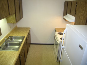 Harrison Apartments in Pierre, SD - Building Photo - Building Photo