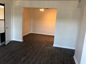 370 Wallace Rd, Unit D12 in Nashville, TN - Building Photo