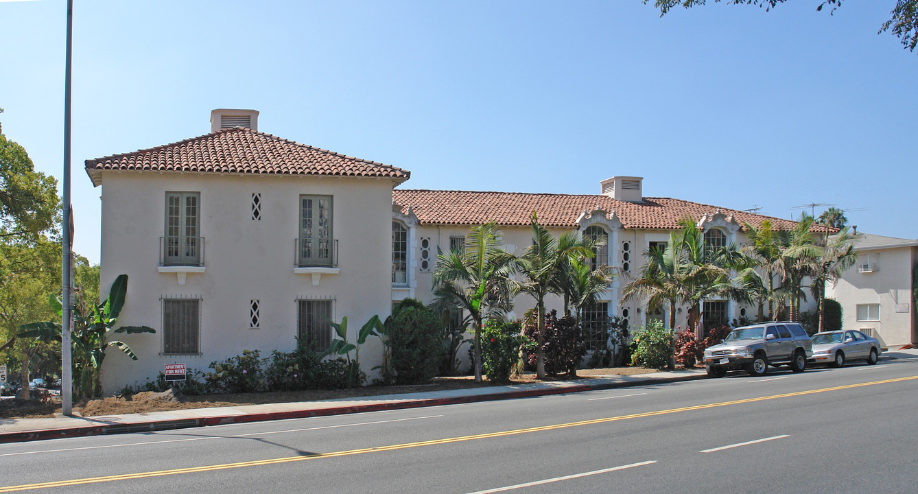 8352 Fountain Ave in West Hollywood, CA - Building Photo