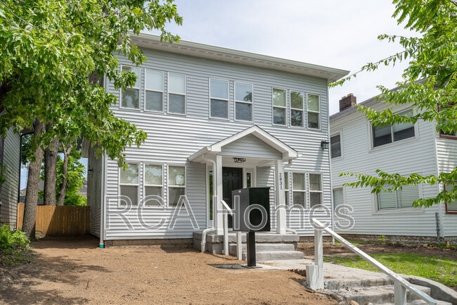 property at 2831 N Kenwood Ave