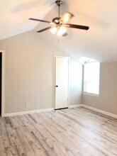 2565 Marilee Ln in Houston, TX - Building Photo - Building Photo