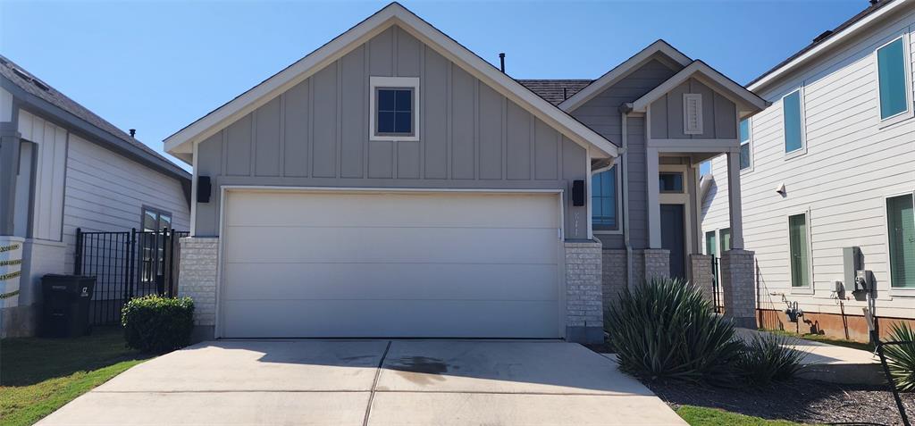 344 Banyon Dr in Liberty Hill, TX - Building Photo