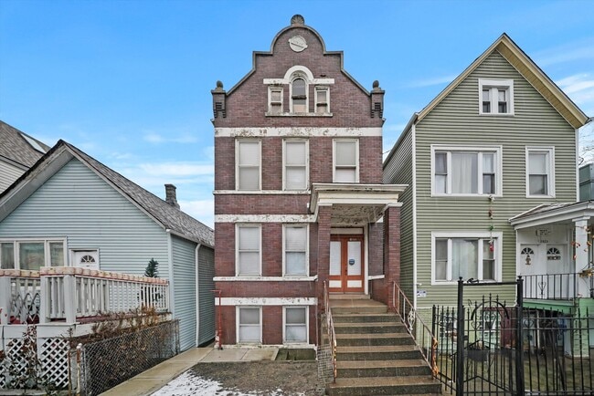 property at 2021 W 47th St