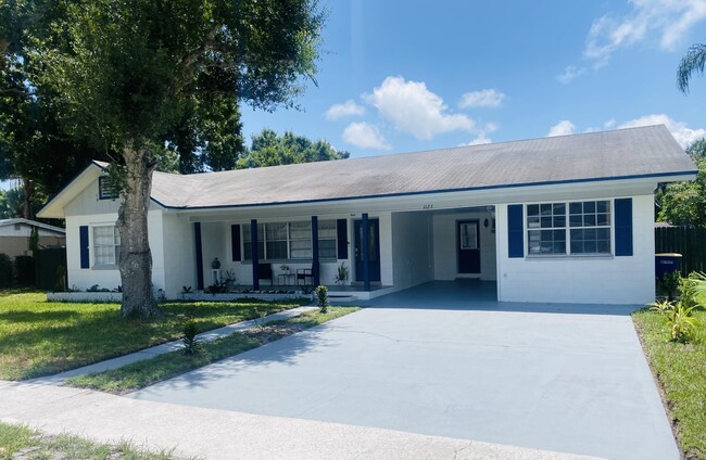 1123 Marabelle Ave in Fort Pierce, FL - Building Photo - Building Photo