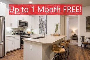 Tinsley on the Park in Houston, TX - Building Photo