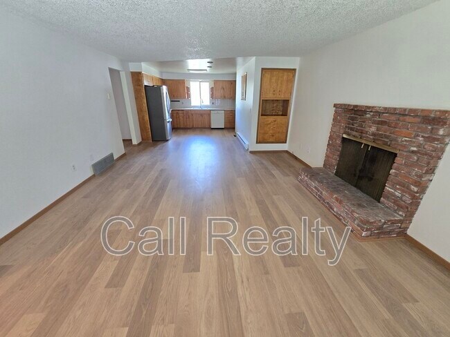 212 N Fox Rd in Spokane Valley, WA - Building Photo - Building Photo