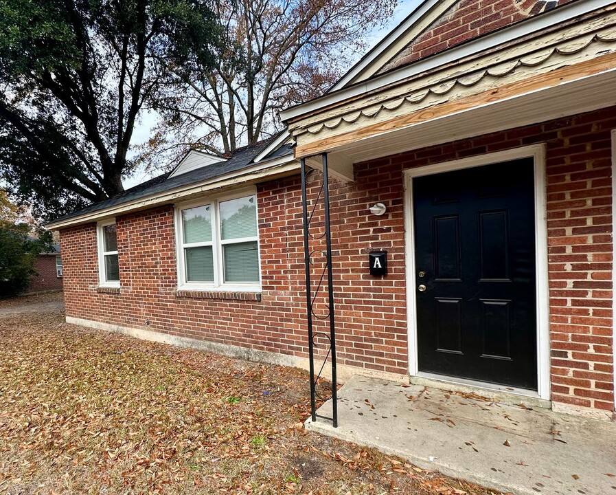 706 Miller Rd-Unit -706 A in Sumter, SC - Building Photo