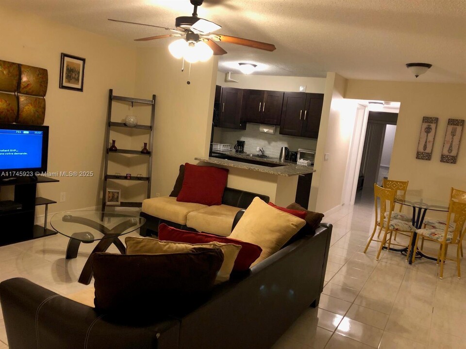 79 Lyndhurst D in Deerfield Beach, FL - Building Photo