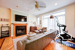 3739 N Sheffield Ave, Unit 1 in Chicago, IL - Building Photo
