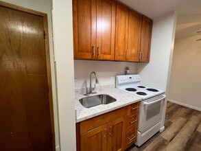 Tiki Apartments in Seattle, WA - Building Photo - Interior Photo