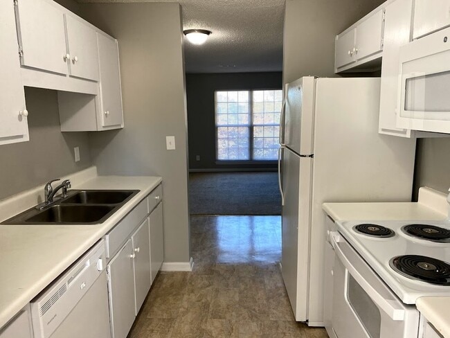 property at 2014 Hobbs Rd SE