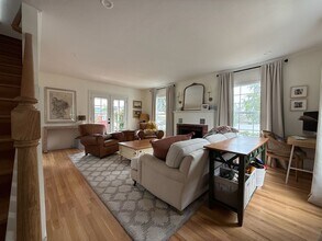 401 Silvery Ln in El Cajon, CA - Building Photo - Building Photo