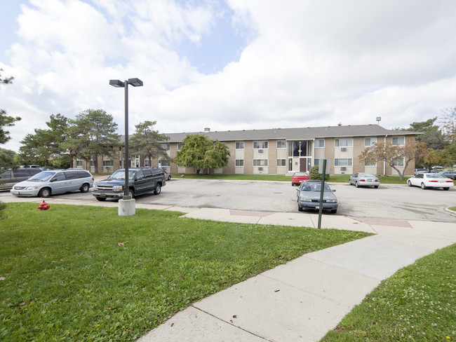 Prairie View Apartments in North Chicago, IL - Building Photo - Building Photo