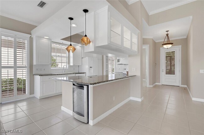 3888 Valentia Way in Naples, FL - Building Photo - Building Photo