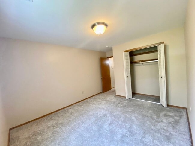 1970 Burton St SE in Grand Rapids, MI - Building Photo - Building Photo