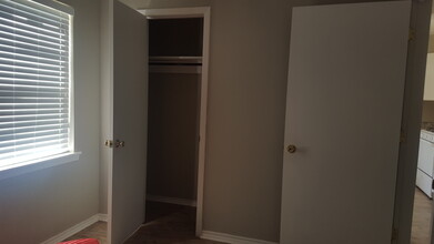 Holiday Apartments in Paris, TX - Building Photo - Interior Photo