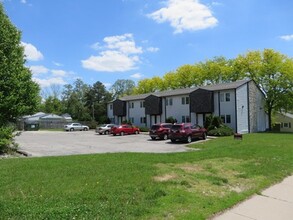 827 Elmer Ave in Fort Wayne, IN - Foto de edificio - Building Photo