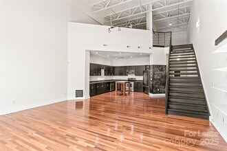 931 Westmere Ave, Unit L111 in Charlotte, NC - Building Photo - Building Photo