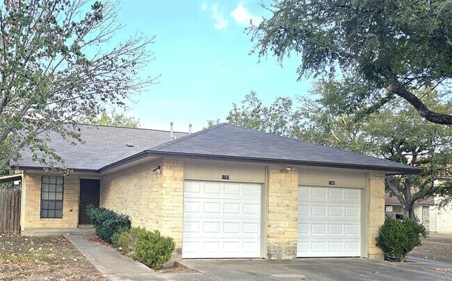 property at 1747 Horseshoe Cir