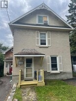 324 Andrew St in Newmarket, ON - Building Photo