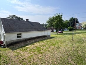 6 Miller Ter in Windsor Locks, CT - Building Photo - Building Photo