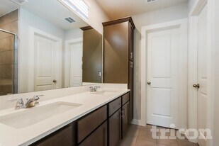 9835 Willow Creek Commerce Dr, Unit 20-536 in Tomball, TX - Building Photo