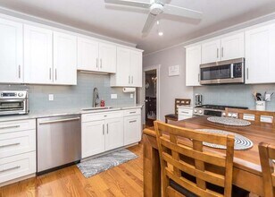 22 Bigelow St, Unit # 1 in Boston, MA - Foto de edificio - Building Photo