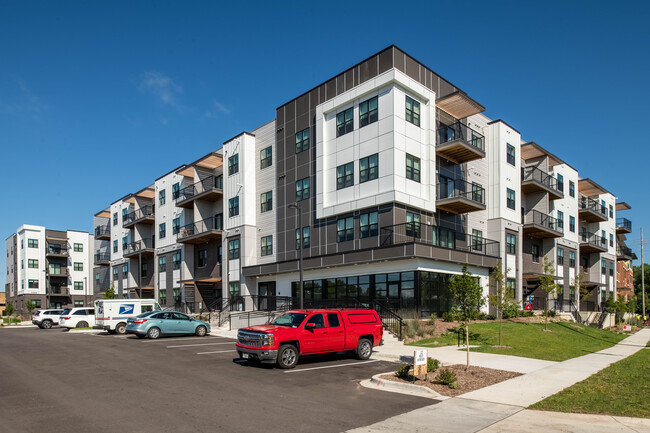 The Oscar Family Apartments in Madison, WI - Building Photo - Building Photo