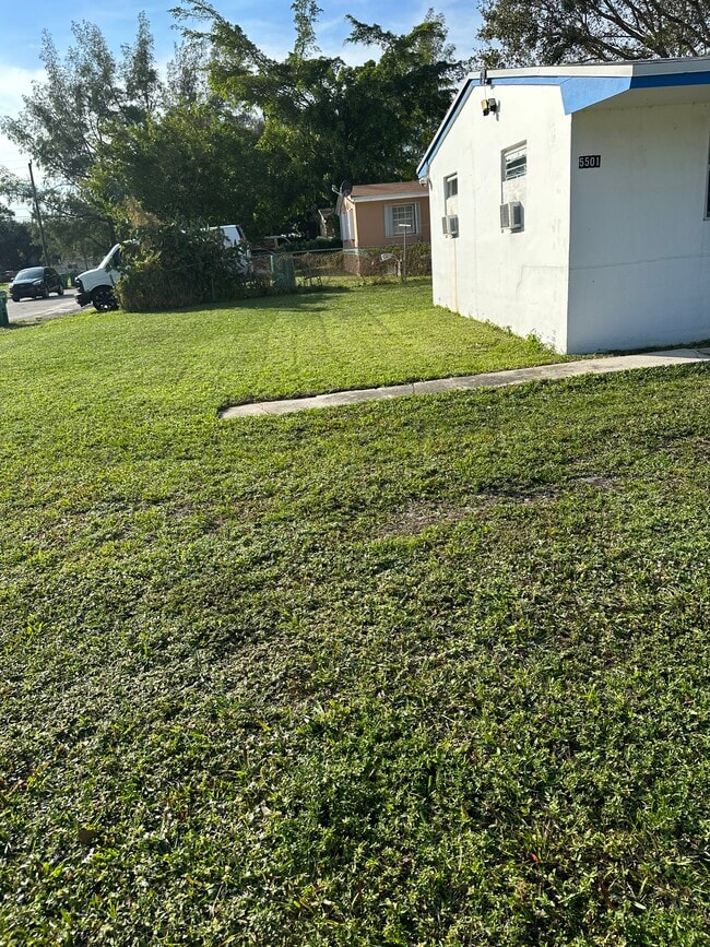 5501 SW 32nd Ct, Unit North Unit