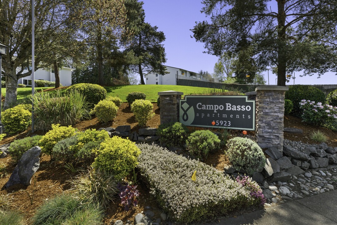 Campo Basso Apartment Homes in Lynnwood, WA - Foto de edificio