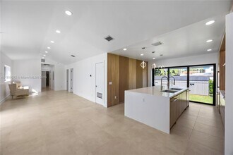 1141 Hollywood Blvd in Hollywood, FL - Building Photo - Building Photo