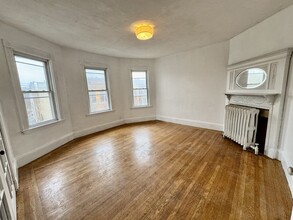 58 Aspinwall Ave in Brookline, MA - Building Photo - Building Photo