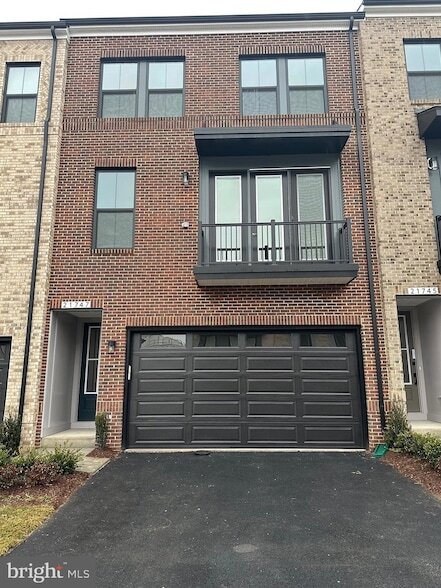 21747 Charing Cross Ter, Unit 369 in Ashburn, VA - Building Photo