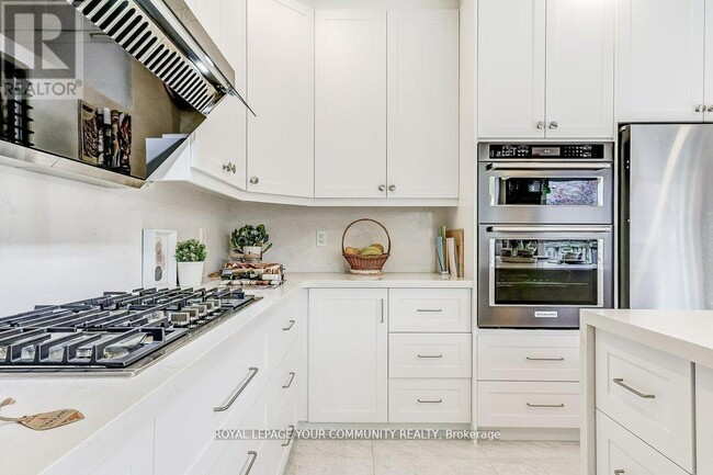 67 Pondmede Crescent in Whitchurch-Stouffville, ON - Building Photo - Building Photo