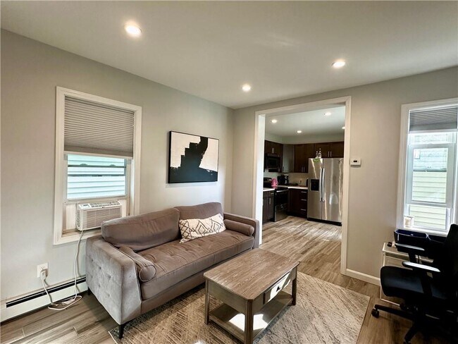 29 Ann St in Newport, RI - Building Photo - Building Photo