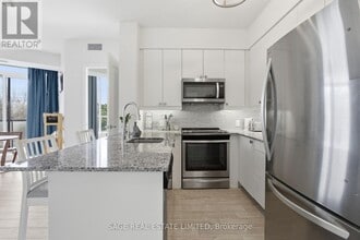 3655 Kingston Rd in Toronto, ON - Building Photo - Building Photo