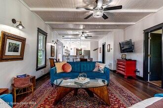 1211 Houston St in Melbourne, FL - Foto de edificio - Building Photo