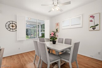 25040 Bay Cedar Dr in Bonita Springs, FL - Foto de edificio - Building Photo