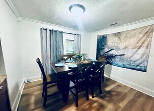 7105 N 10th St in Tampa, FL - Building Photo - Building Photo