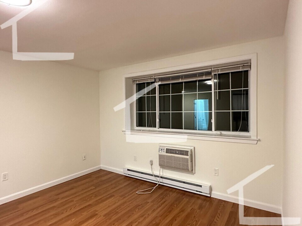 10 Embassy Rd in Boston, MA - Building Photo