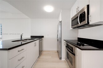 1712 SW 2nd Ave in Miami, FL - Building Photo - Building Photo