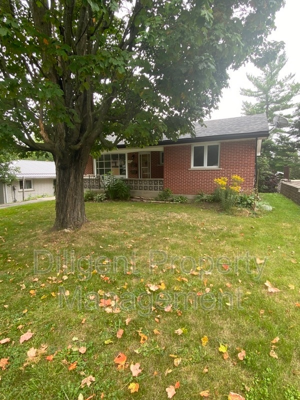 927 Ellesmere Ave in Peterborough, ON - Building Photo - Building Photo