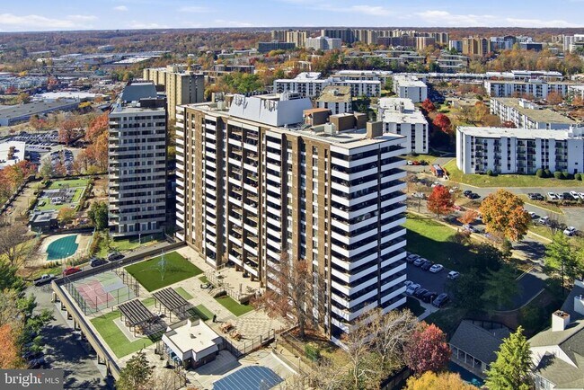 property at 250 S Reynolds St