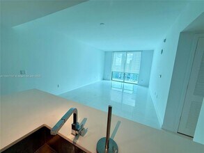 1100 S Miami Ave, Unit 3104 in Miami, FL - Foto de edificio - Building Photo